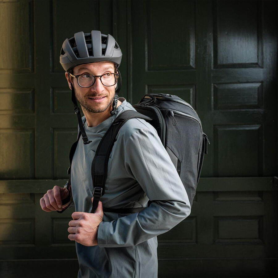 hybridcykelpakethållare och ryggsäck 26l svart