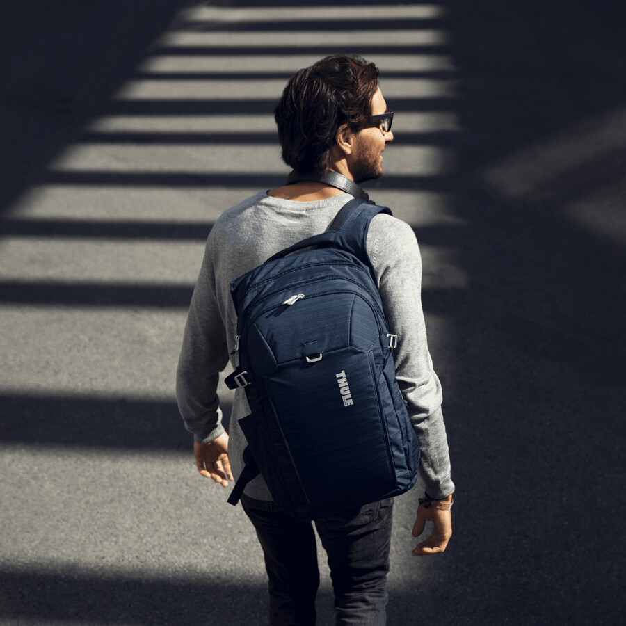 laptopryggsäck 28l kolfiberblå