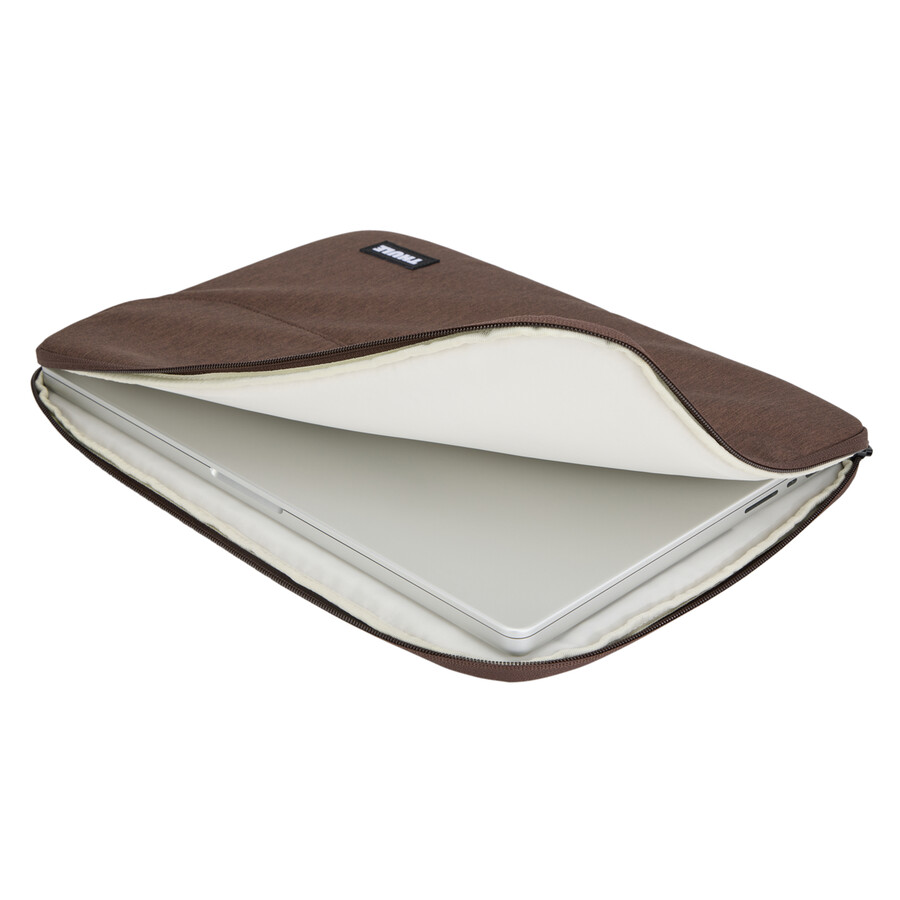 fodral till macbook pro 16 nyanserad brun