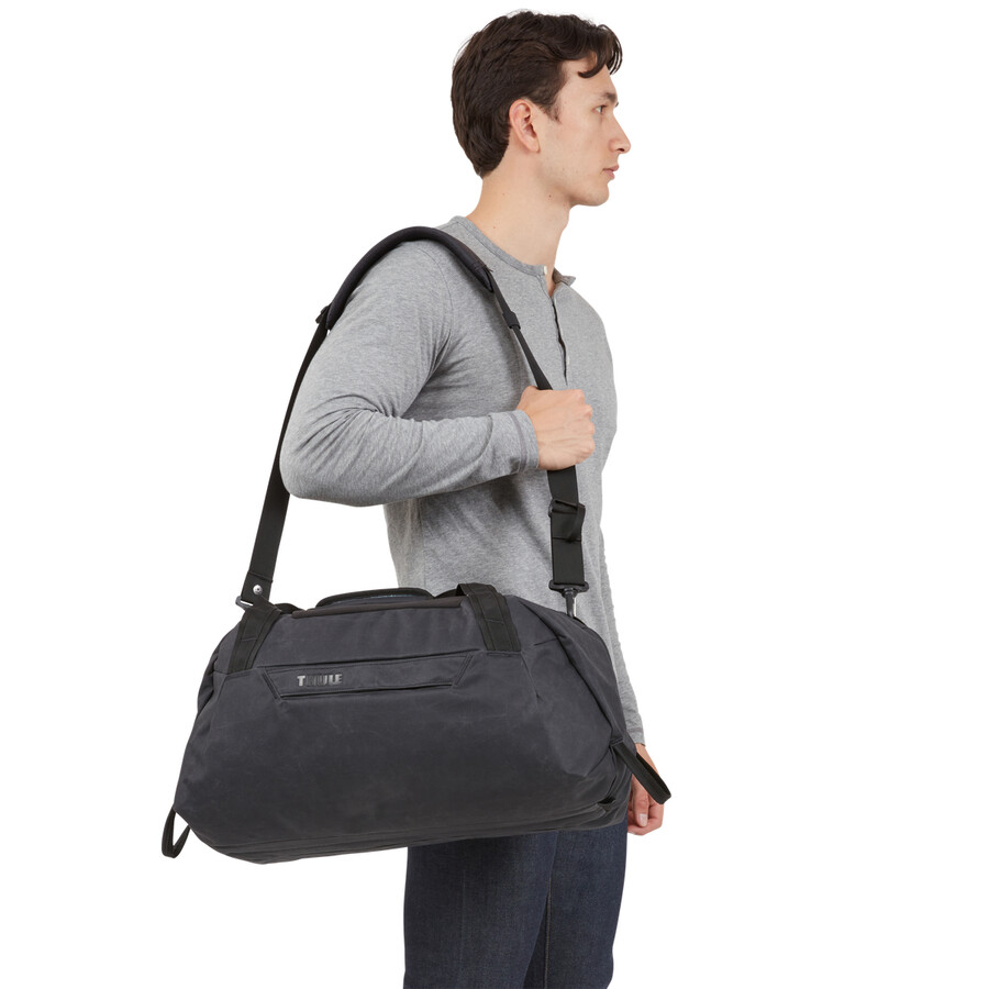 thule aion duffelväska 35l svart