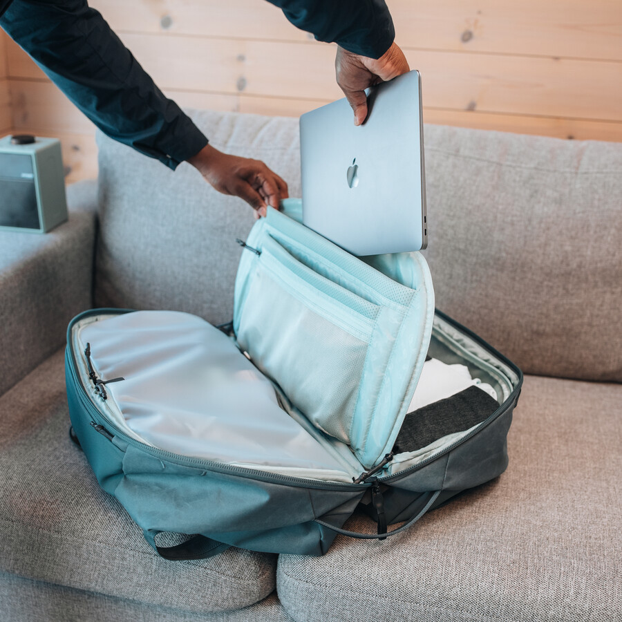 thule aion duffelväska 35l mörk skiffer