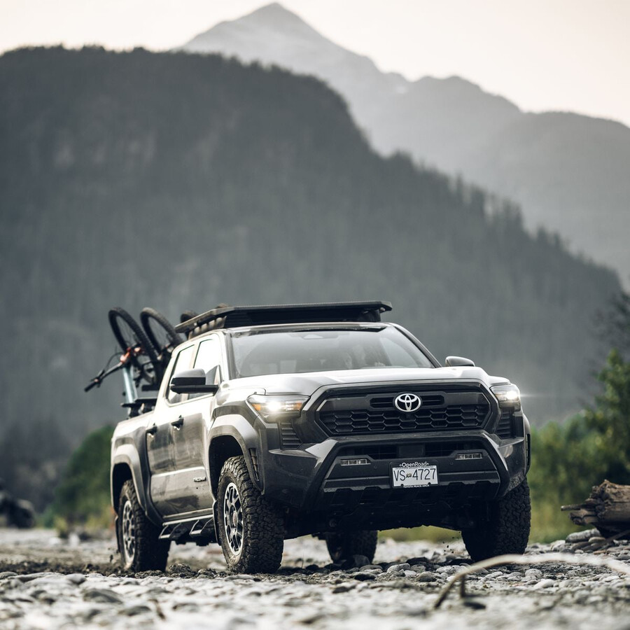skenfäste för thule caprock takplattform. passar toyota tacoma crew cab pickup 2024-