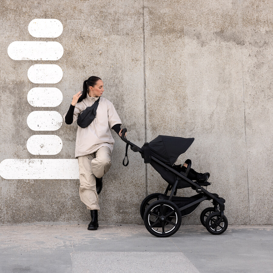 thule urban glide 4-hjulig terrängvagn svart