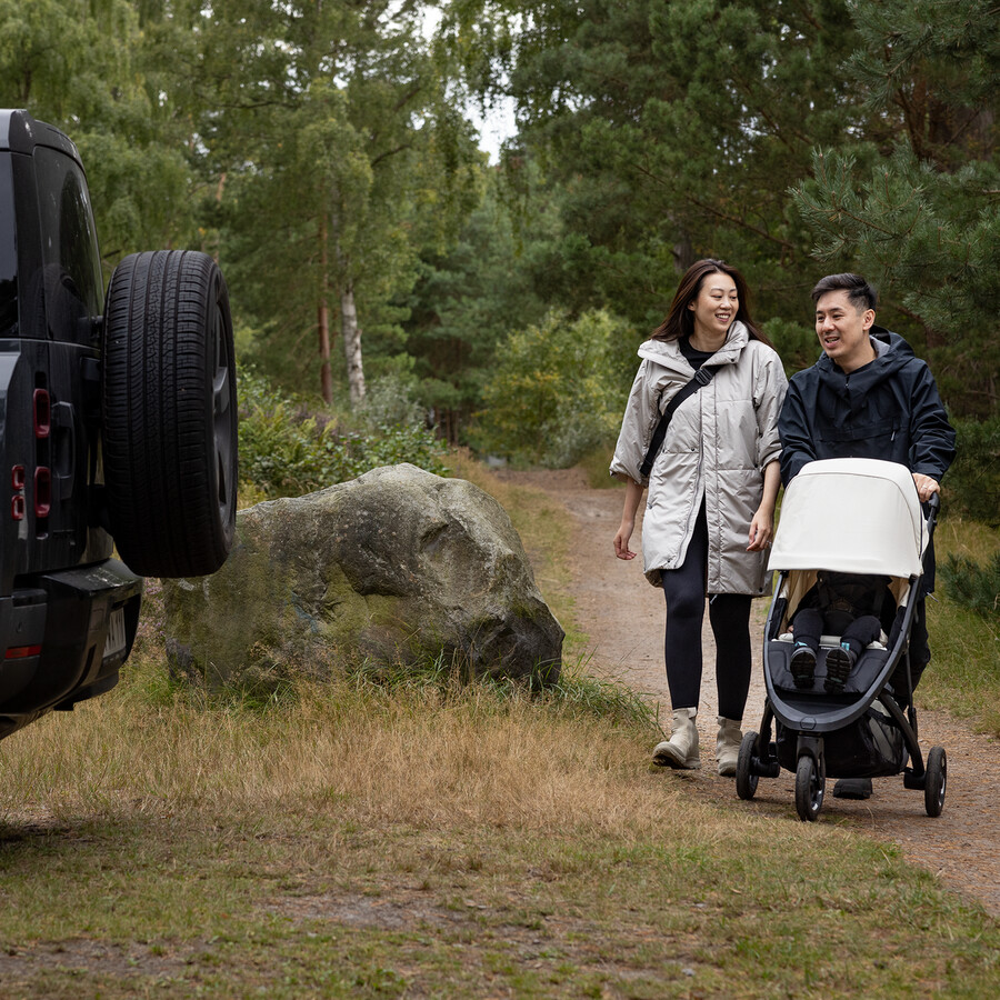 kompakt terrängvagn svart